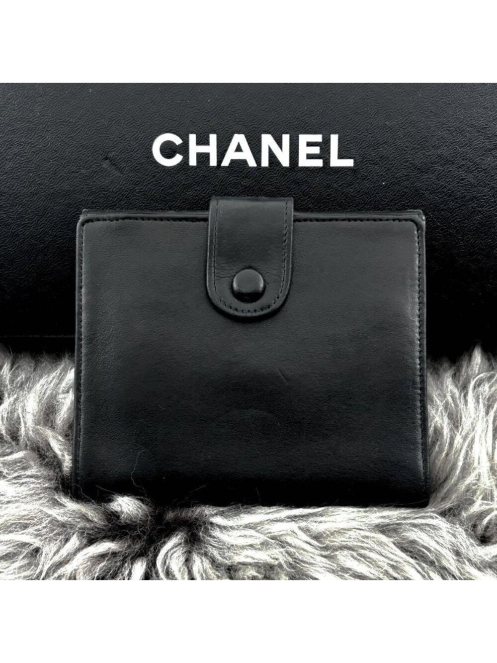 Chanel Wallet Coco Stitch Jumbo CC Logo Hook Bifold - Picture 2 of 14